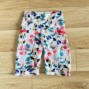 FABLETICS LEGGINGS | BIKER SHORTS | WHITE FLORAL PRINT | SIZE XXS | WORN ONCE